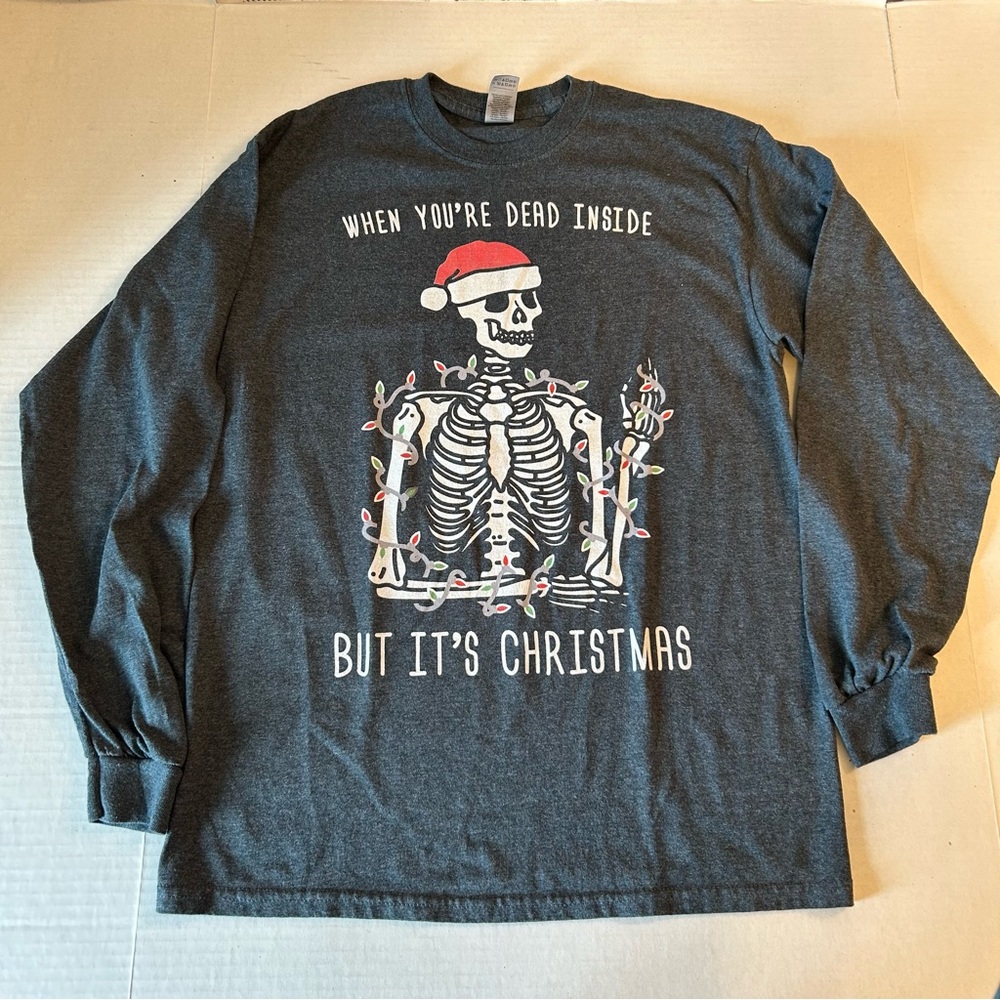 Gildan Gray Long Sleeve Shirt Holiday Skeleton size Medium